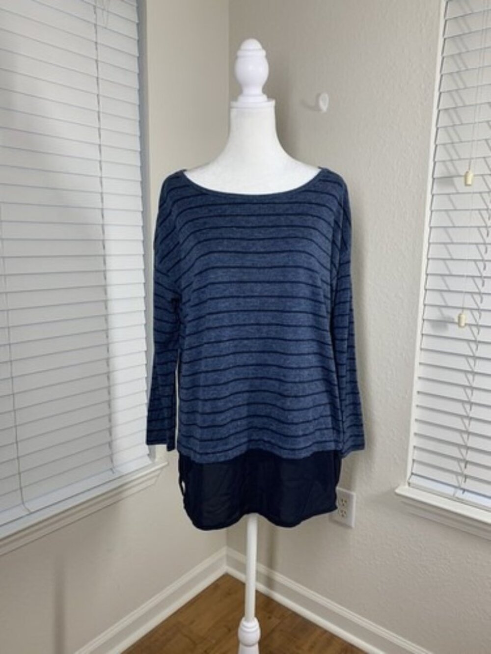 LOFT Navy Stripe Tunic Blouse Women's Size Small Semi-Sheer Bottom